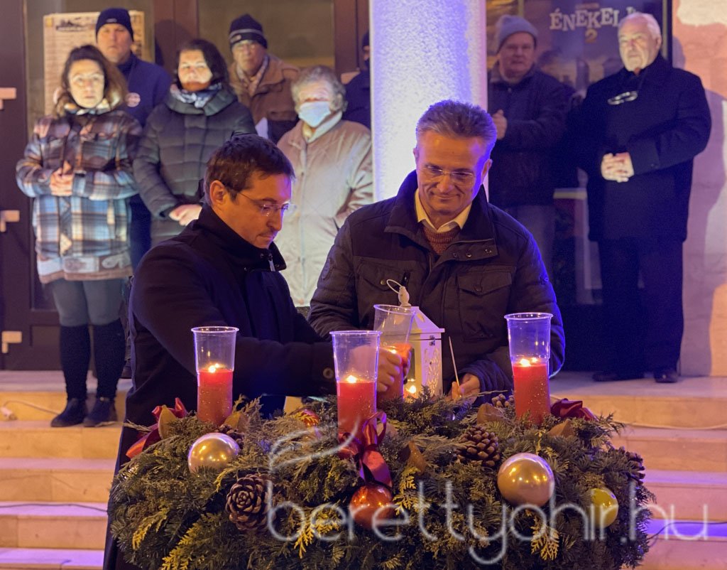 Fellobbant a szeretet lángja 53